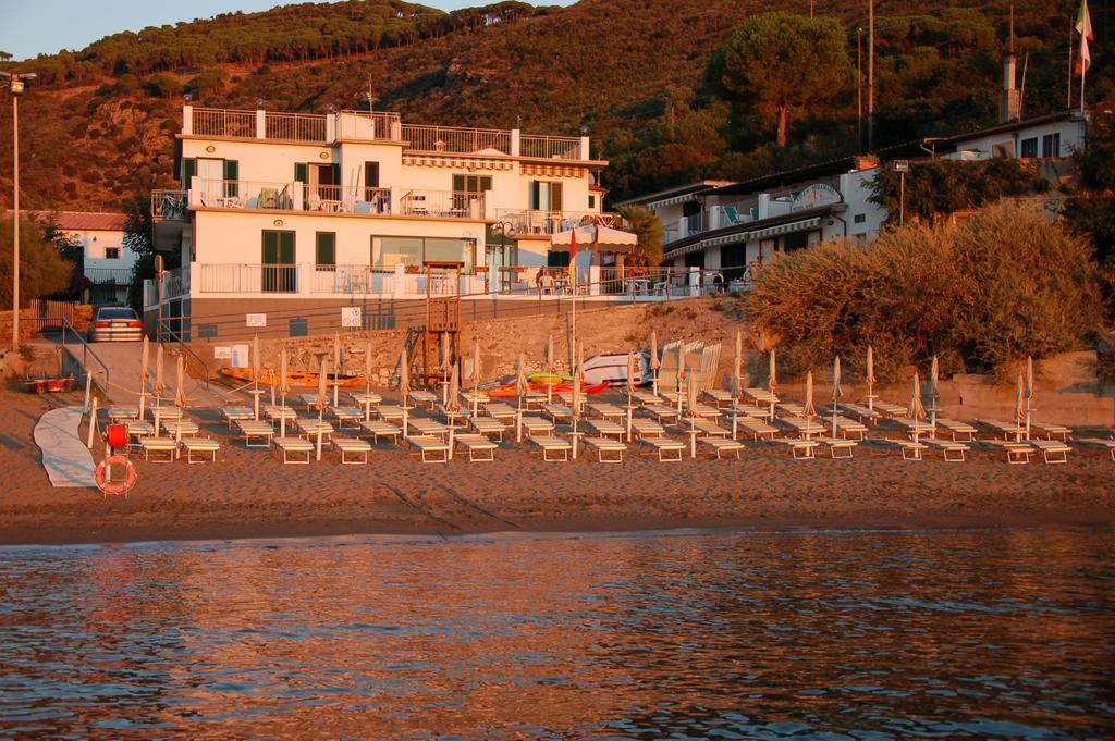 Hotel Villa Miramare Capoliveri  Exterior photo