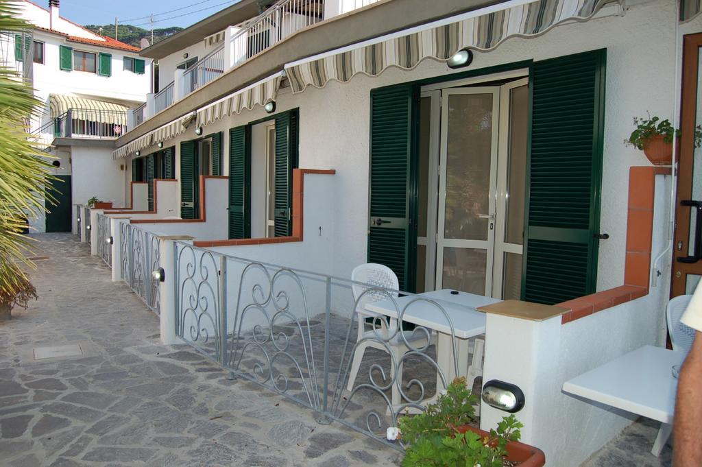 Hotel Villa Miramare Capoliveri  Exterior photo